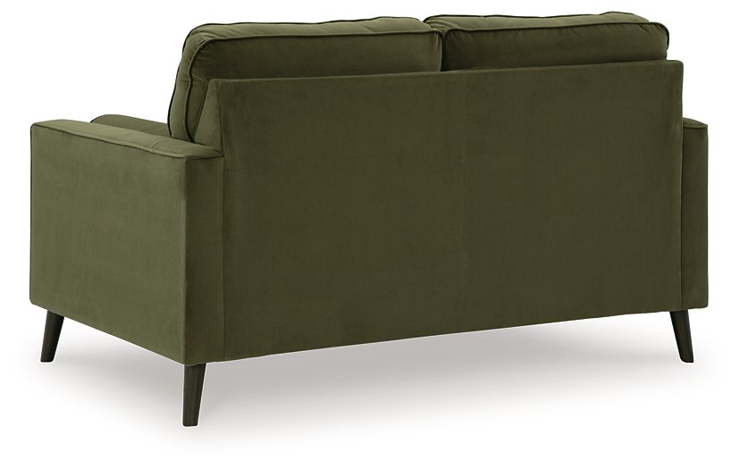 Reveon Lakes Loveseat