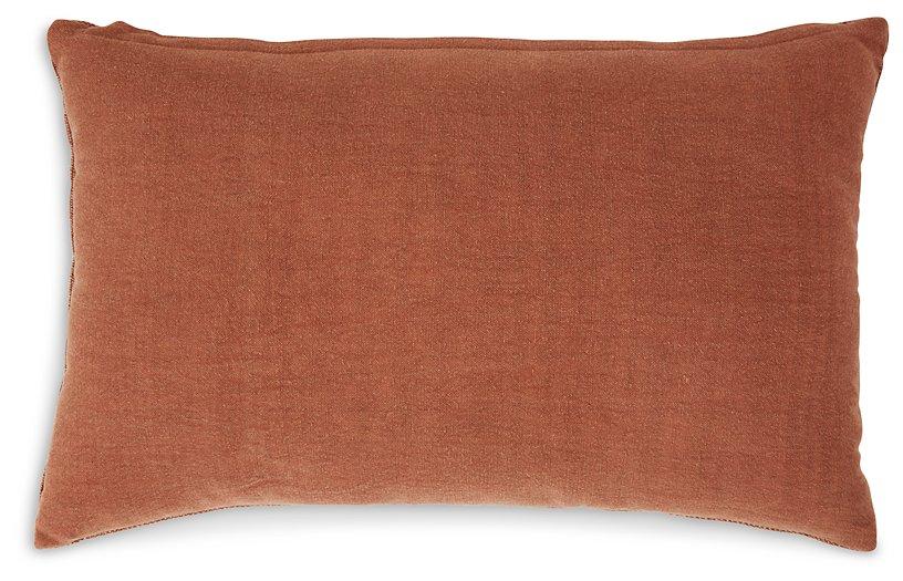 Dovinton Pillow